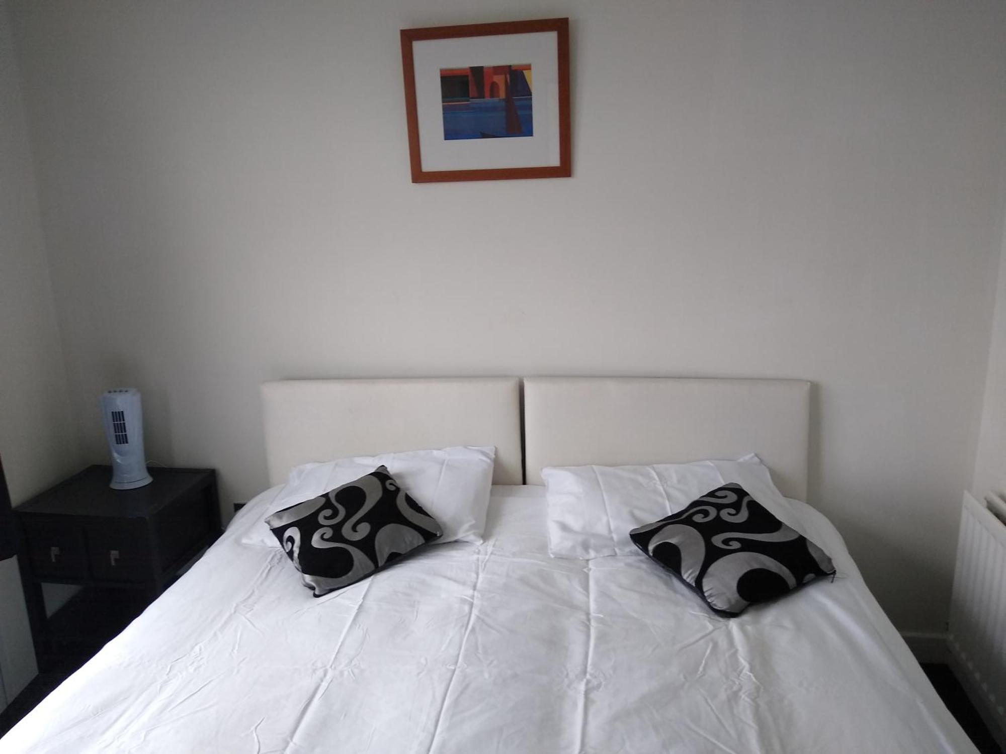 Room In Luxurious Penthouse Apartment Лондон Экстерьер фото